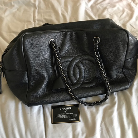 Chanel Deerskin Zipped Tote - Picture 2 of 15